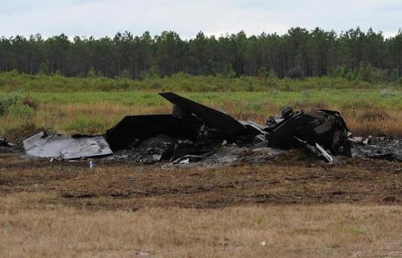 一声巨响1.5亿美元打水漂，最先进五代战机坠毁，数量越来越少