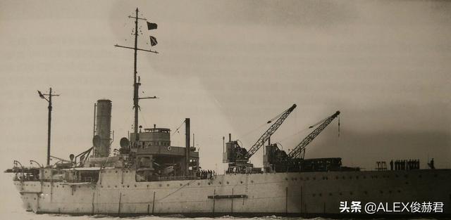 航母的弱鸡时代：两艘航空母舰单挑1艘巡洋舰，