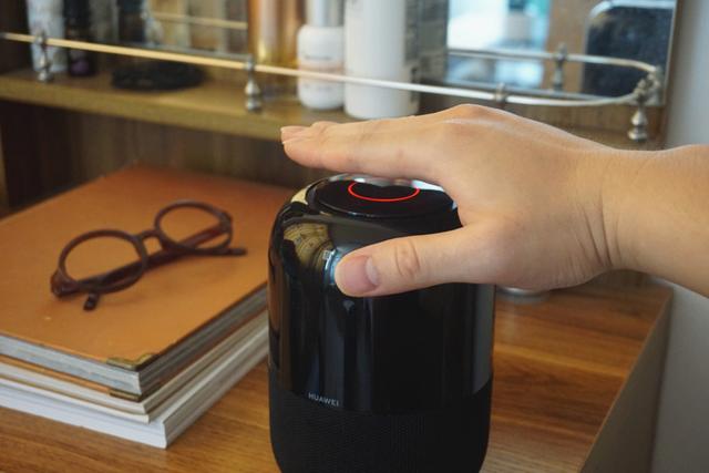 华为AI音箱2电池版：可无线移动的智能AI音箱