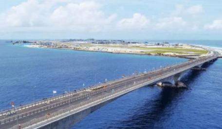 中国再收获一好兄弟，又一土地插上五星红旗，美国这次损失大了