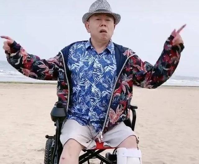 无价|潘长江骨折跳无价之姐 满满的老年迪斯科的既视感