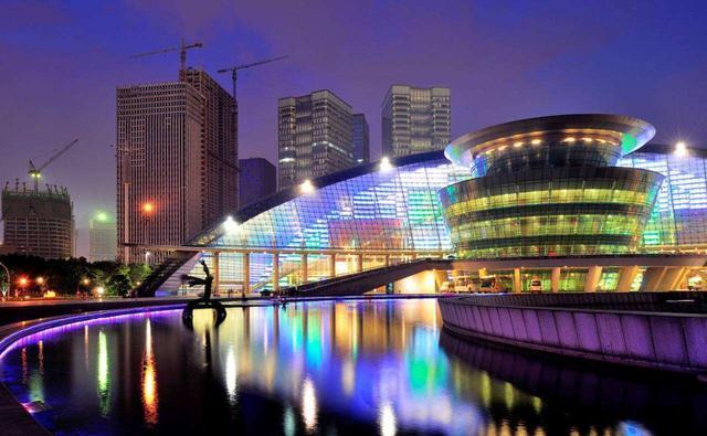 买房需要摇号，买到转手就赚几百万！是买房还