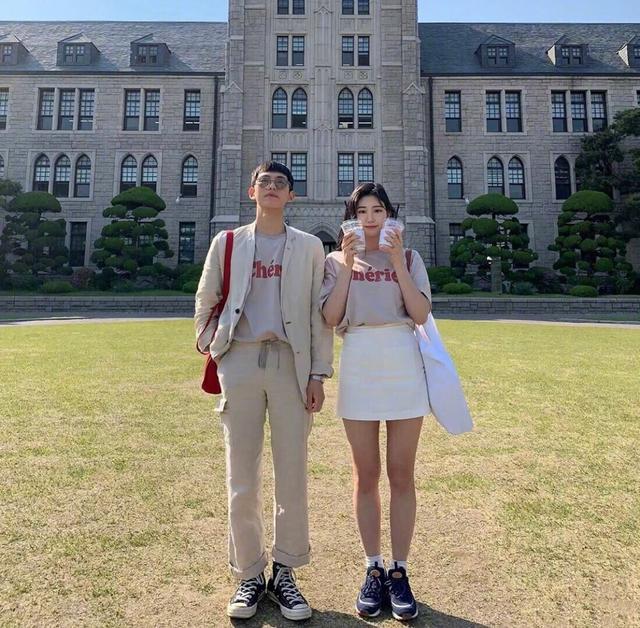 情侣装的正确打开方式,几组大学生情侣的穿搭LOOK,活力满满