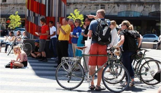 国外危险？大量外籍华裔想要回国，网友：没有