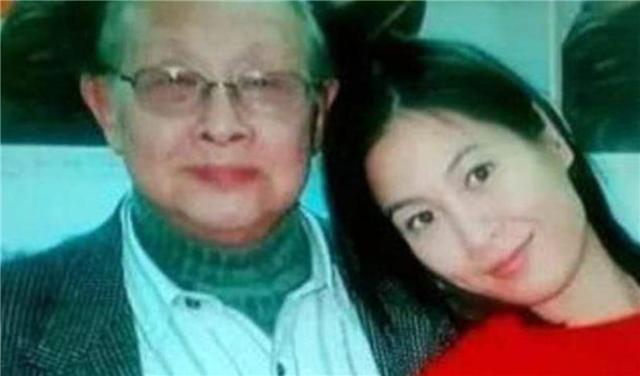 黄埔一期最小的学员，36岁就成为中将，孙女靠一