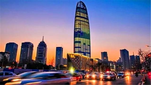 中国跨度最长的城市，两个区之间需要翻山越岭