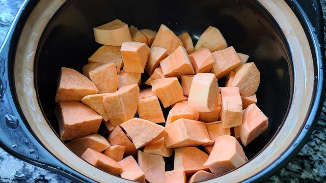 广东糖水的家常做法，学会这个做法，想吃就做，香味浓味道好