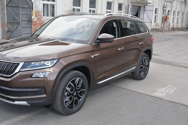 上汽大众也有亲民的大七座，标配2.0T，轴距近