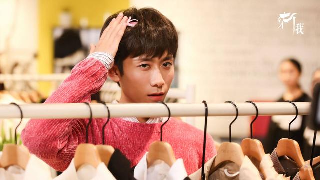 被誉为新生代演技派，与潘粤明搭戏演谍战，却成剧中最大短板