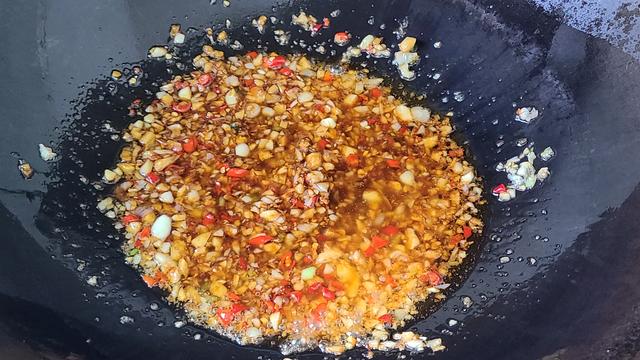 香喷喷的蒜蓉茄子，教你在家做出来，不用烤箱也能做，太好吃了