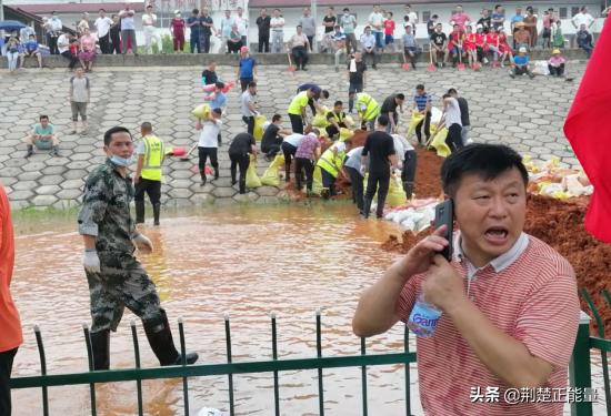 湖北武穴：聚焦住建系统众志成城战洪图