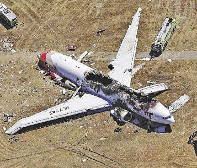 小伙被预言近期死于空难，他在家闭门不出，最