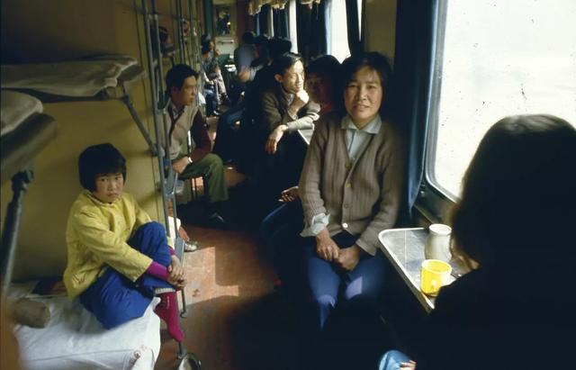一名日本人拍摄的1985年中国人的日常生活，虽穷但内心充实满足