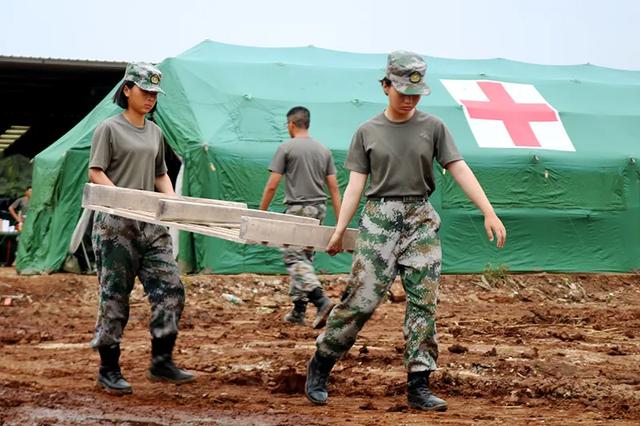 女兵野外驻训，到底有多野？