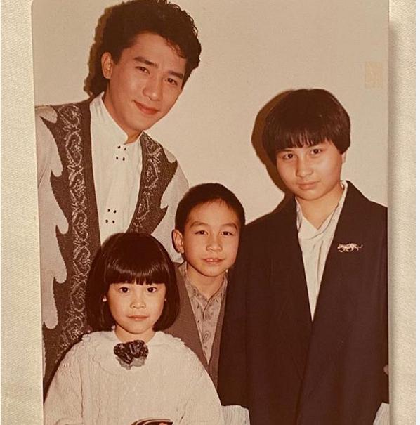 赌王最叛逆千金晒照，父亲离世一个多月后，与