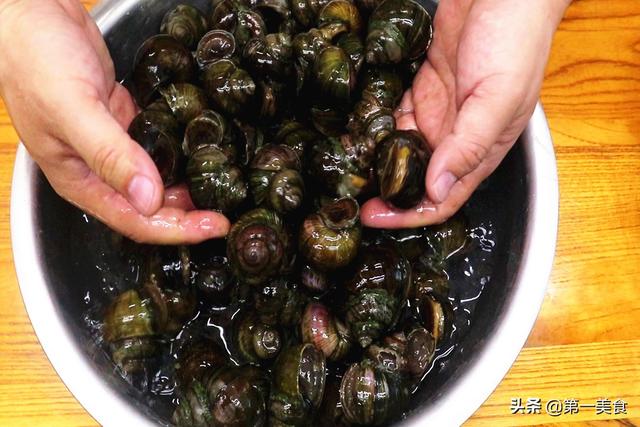 �㳴��������������������ζ�����շ�����1�У����ⱥ��һ������