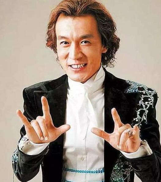 2018年，李咏客死异乡不愿回国，哈文含泪说出难