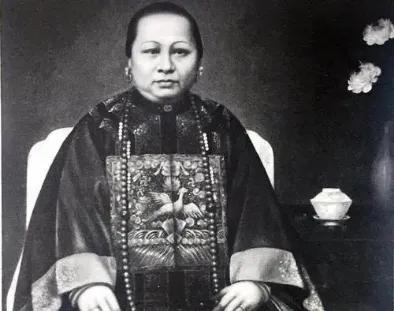 黑帮、赌王、美女、5000亿，一个犹太“渣男”留