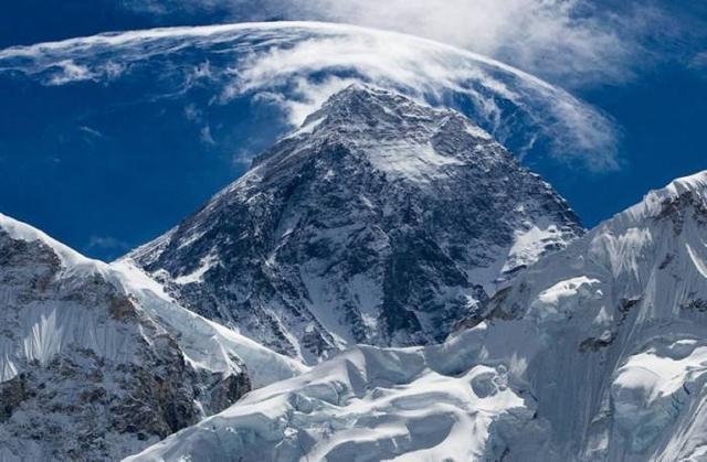 珠穆朗玛峰高度8844米，这是极限吗？珠峰曾高达