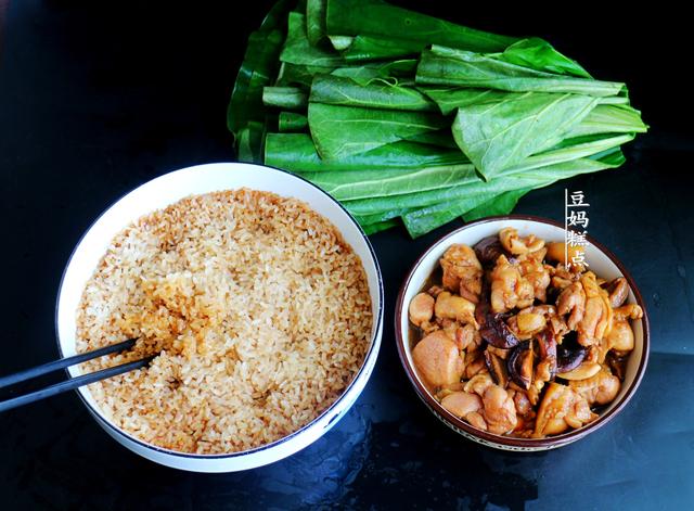 三伏天外出，遇到这叶子摘2片，一包一蒸，香到流口水