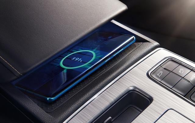 荣威车主福利速领取 雨刮更换77折、高端机油保养套餐免费抽