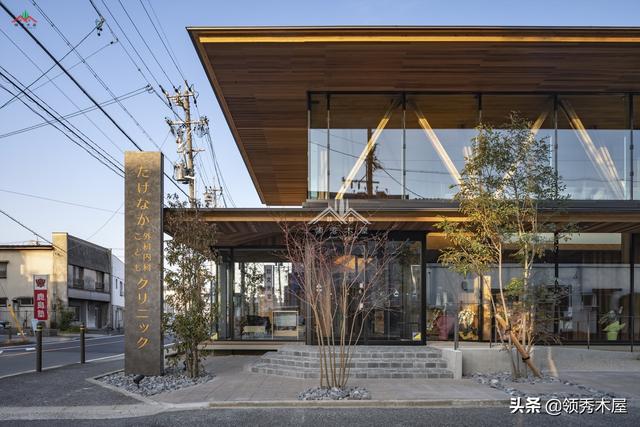 红雪松配钢材和其他木材混合搭配，打造现代日式风格木结构诊所
