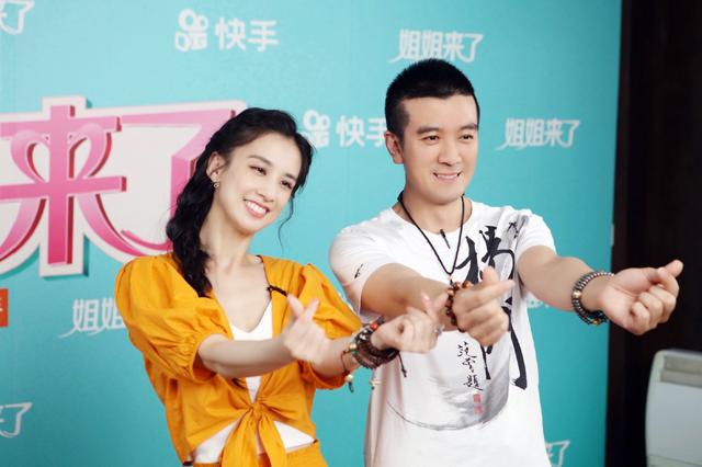 挤掉原配、生下两儿子，以为坐正的她原来还一直活在斗小三的路上