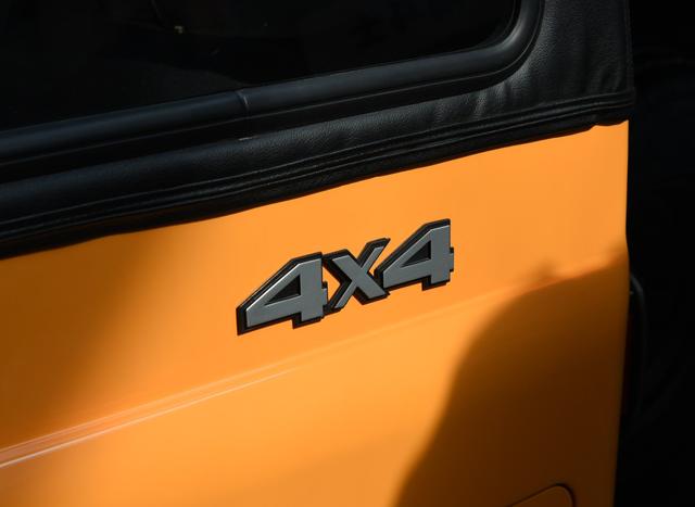 北汽的廉价“牧马人”，2.8T配四驱，离地215mm，