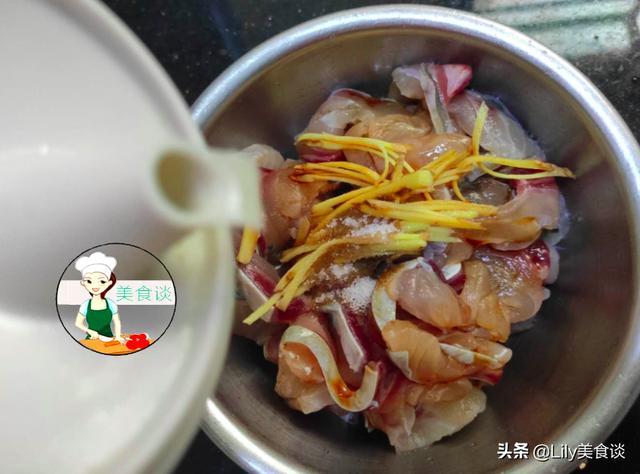 这菜蒸一蒸，5分钟就上桌，鲜美到流口水，低脂营养高，家人爱吃
