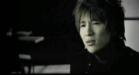 薛之谦为她写《认真的雪》，最后她却嫁给陈龙