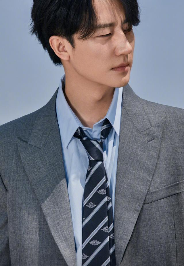 恋情曝光直接公布，不躲躲藏藏，颇有担当的男