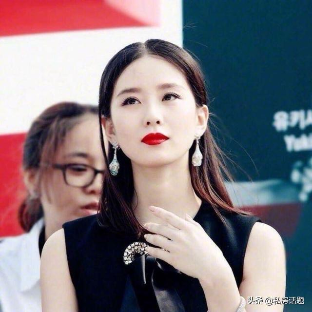 刘诗诗和刘亦菲：简直就是古典美的代表人物，是真美