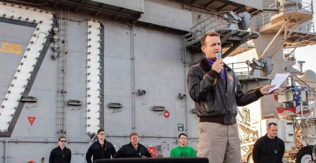 一口气派出6艘航母！美军强行秀肌肉，却等来一