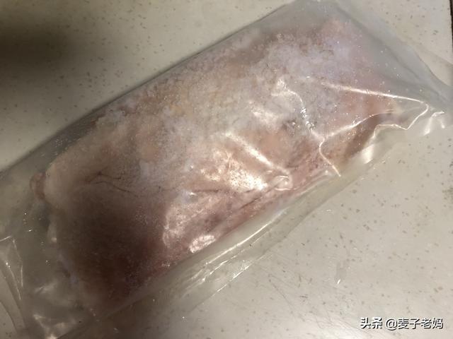 夏天不妨多吃鸭子，只需三步就能做出香、酥、嫩的盐水鸭，试试吧