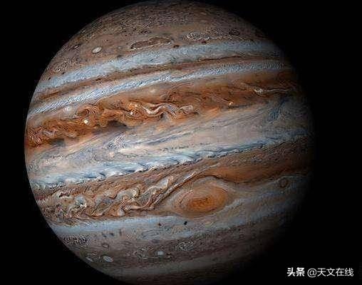行星公转中心、太阳系之主：太阳是否像行星一样不停旋转着？