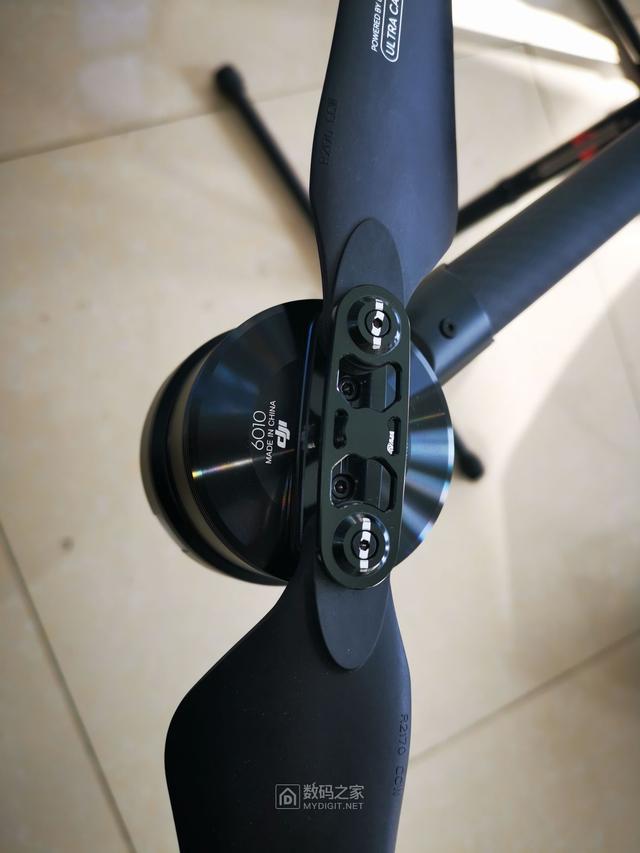 售价32999元的大疆大型专业&植保无人机经纬 M600简单小览