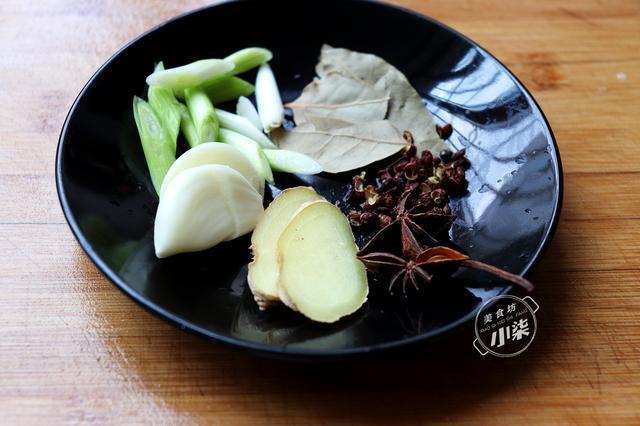 鸡肉这样做太香了，不油炸，不用烤箱，鲜嫩多汁，吃一次念念不忘