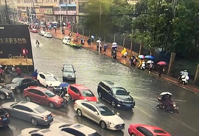 乘风破浪的昆明：买房也有“避水”时，你准备“小白船”了吗？