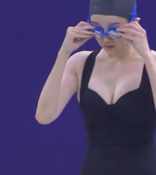 有种身材叫陈小纭，游泳比赛换好泳衣出场，于