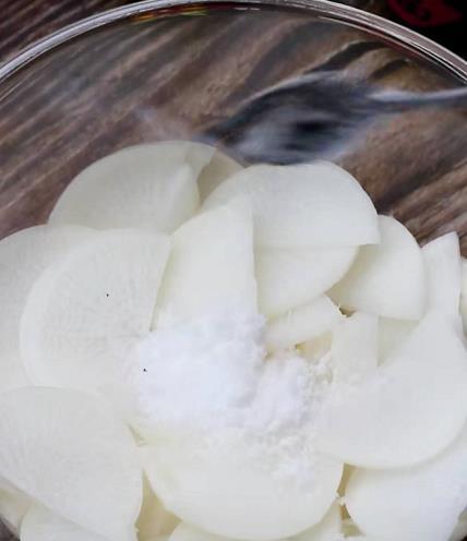 白萝卜这样做，超嫩爽脆夏季必备