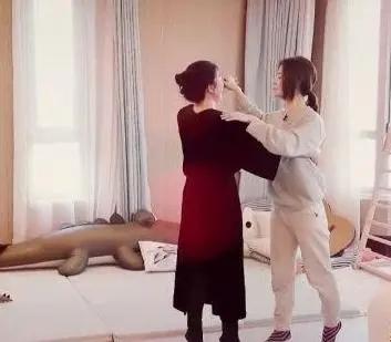 当《婆婆和妈妈》放一起，看林志颖撕下“伪装