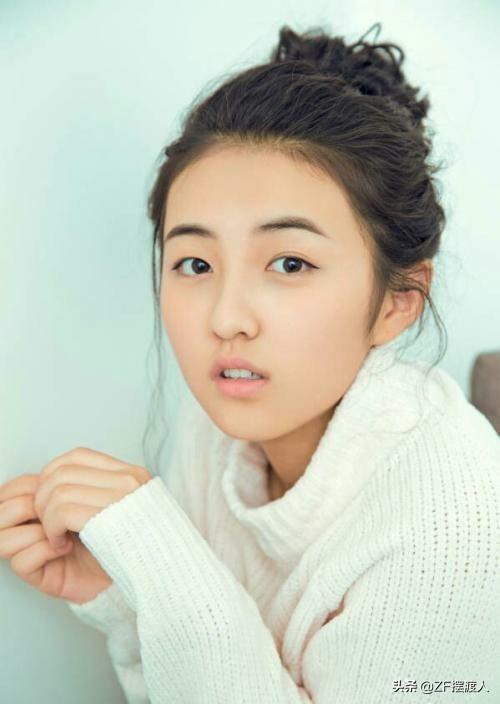 张嘉译的四个“女儿”，前三个都火成了一线，唯独她徘徊在十八线