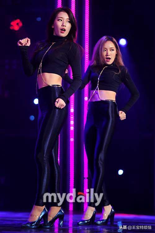 难怪韩国女明星都是皮裤控？穿上后，好身材想藏都藏不住