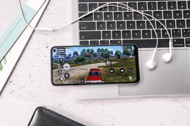 相见恨晚？iQOO Z1轻松驾驭各种大型手机游戏，帧