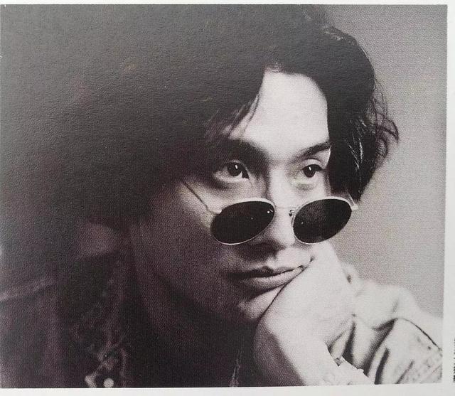 没想到6夺影帝的梁家辉还是个专栏作家！你究竟