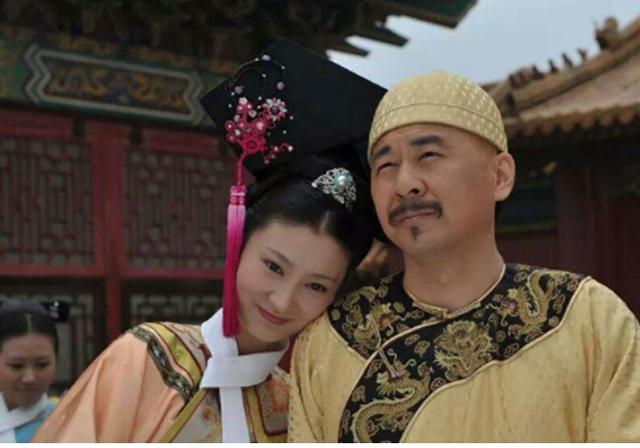 后宫制度非常明确严格，清朝皇帝的后宫妃嫔的等级是怎样划分的？