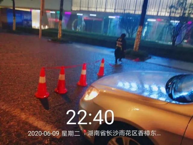 昨夜今晨，他们在长沙为你通宵守候