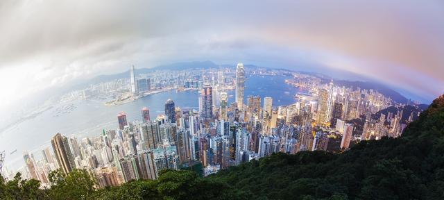 曾经常说的“亚洲四小龙”，我国就占两个地区