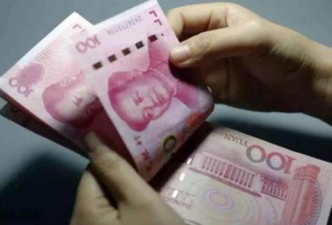 新员工4次忘记打卡，主管扣800元工资，隔天老板：跟我来办公室