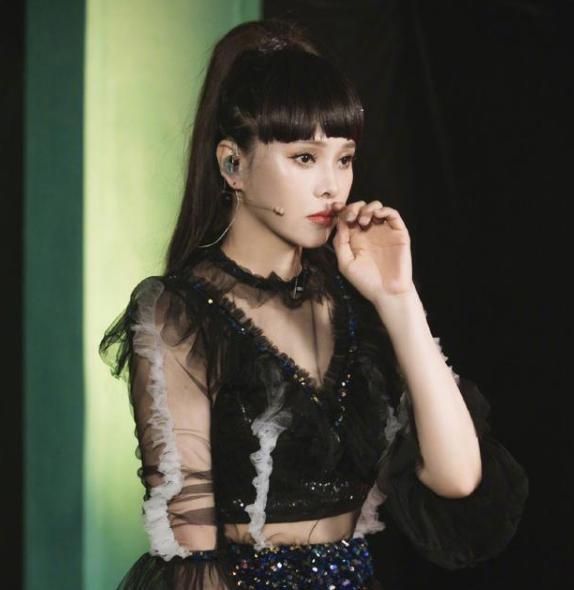 《乘风破浪的姐姐》冲浪榜更新，伊能静倒数第二，第一实至名归